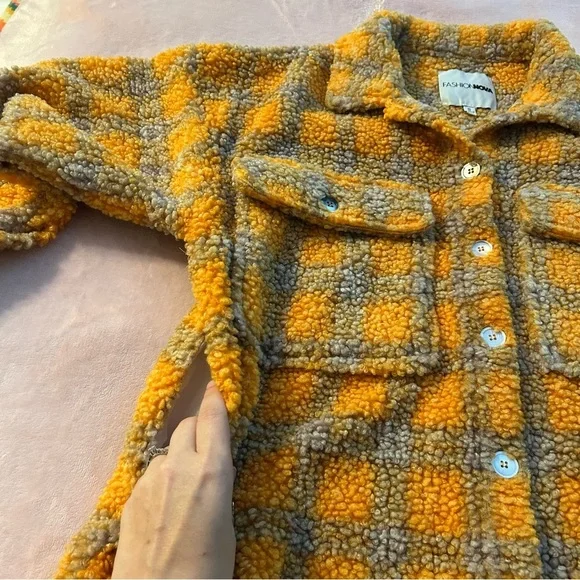 Fashion Nova Sipping Coffee Sherpa Plaid Shacket S mother of pearl buttons - Picture 5 of 10